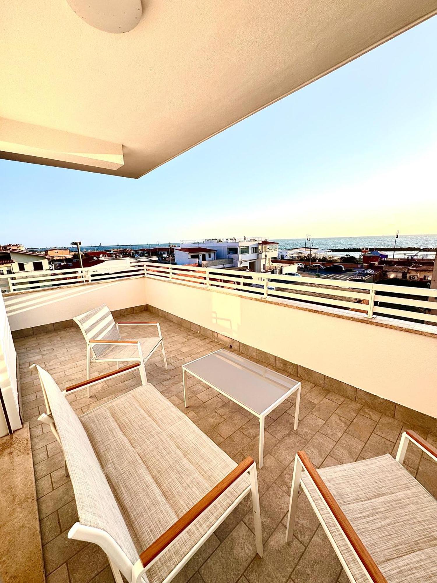 Suites Dreams Fiumicino Mare Exterior foto